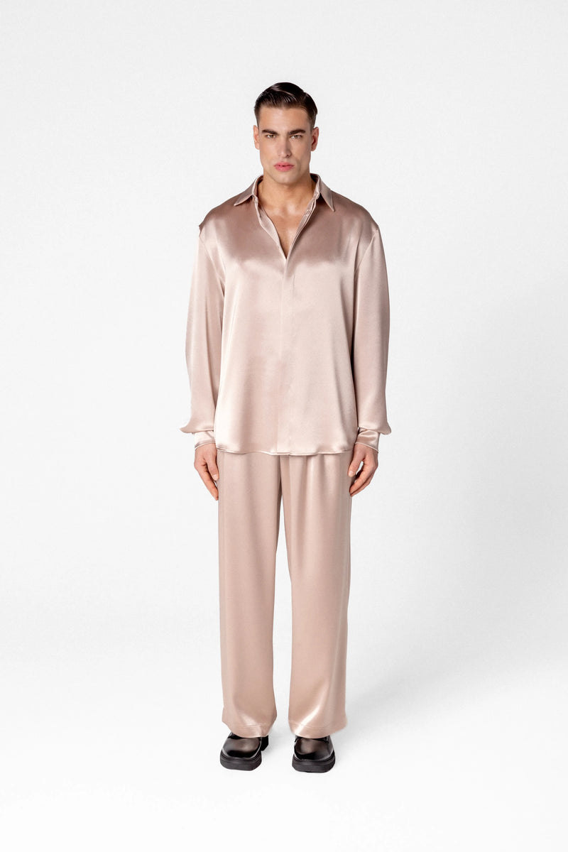 Men’s satin shirt with concealed fastening
