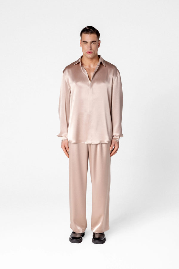 Men’s satin shirt with concealed fastening