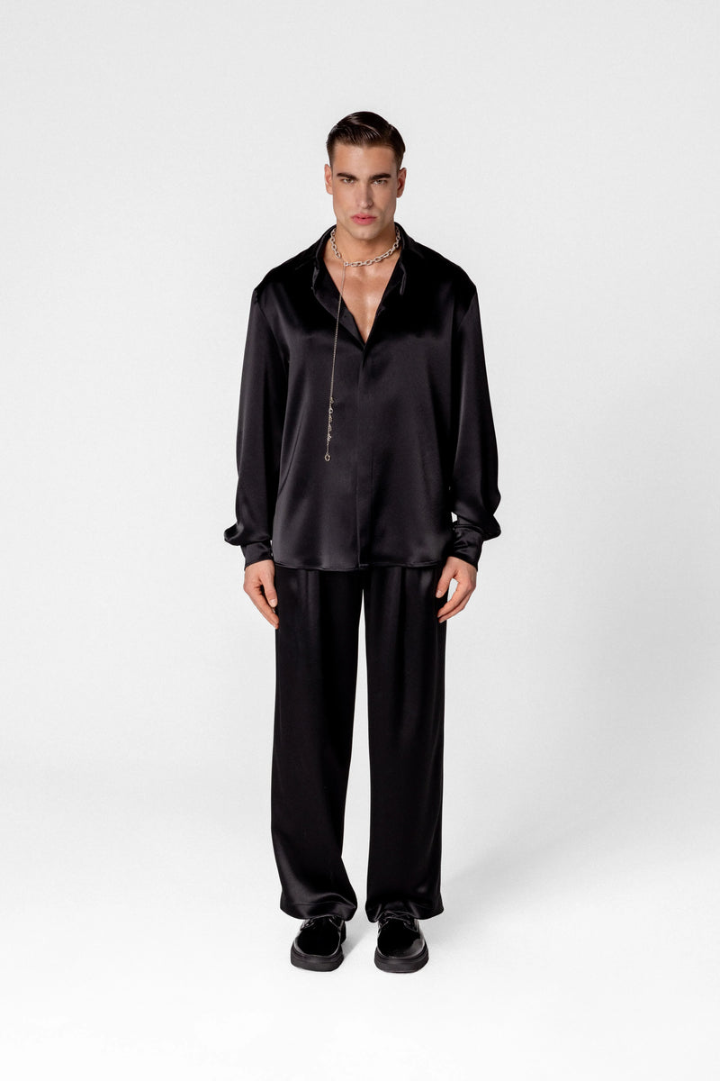 Men’s satin shirt with concealed fastening