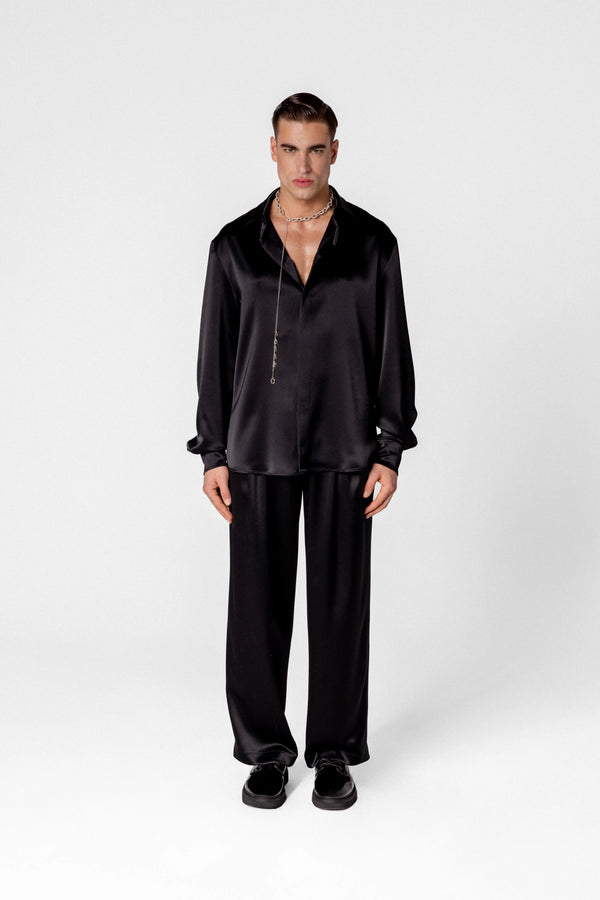 Men’s satin shirt with concealed fastening