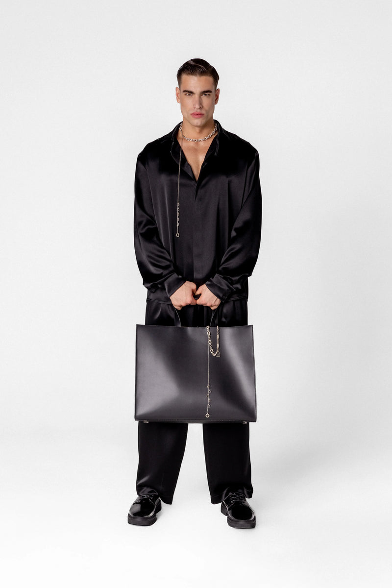 Men’s satin shirt with concealed fastening